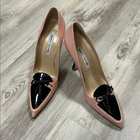 Manolo Blahnik Pink & Black Patent Leather Bow Pumps | Rare Grafa-Line Colorway - Picture 4 of 14